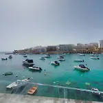 Marbella Holiday Apartments - Seafront - Wifi